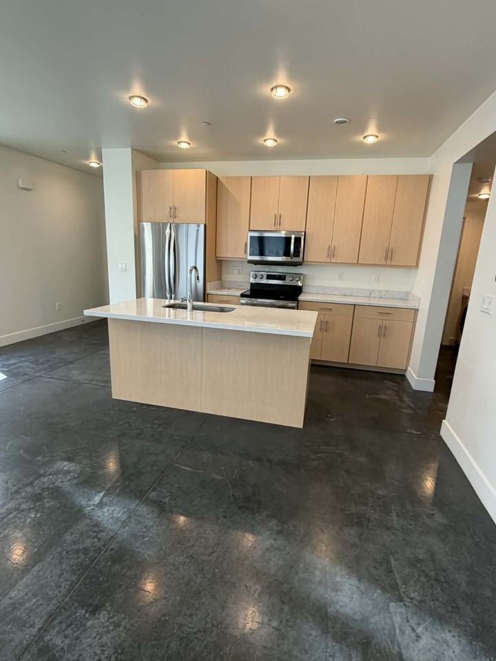 80 Beryl Ave #3C - Photo 3 of 17