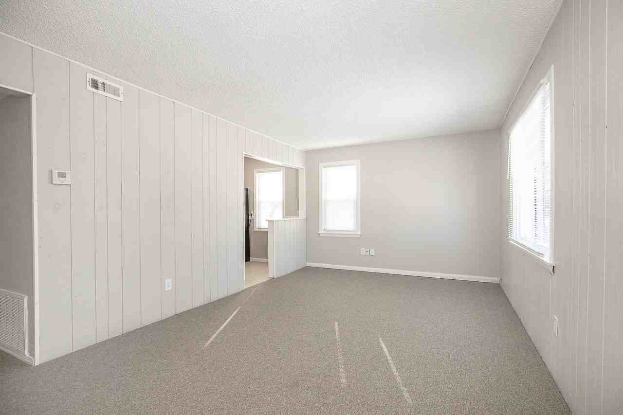 23322 Williams Ave - Photo 2 of 25