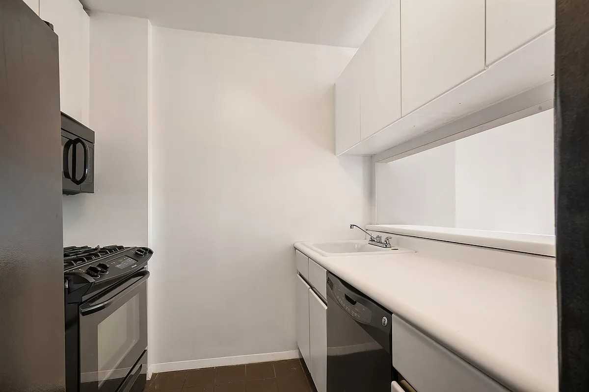 21 S End Ave #436 - Photo 4 of 5