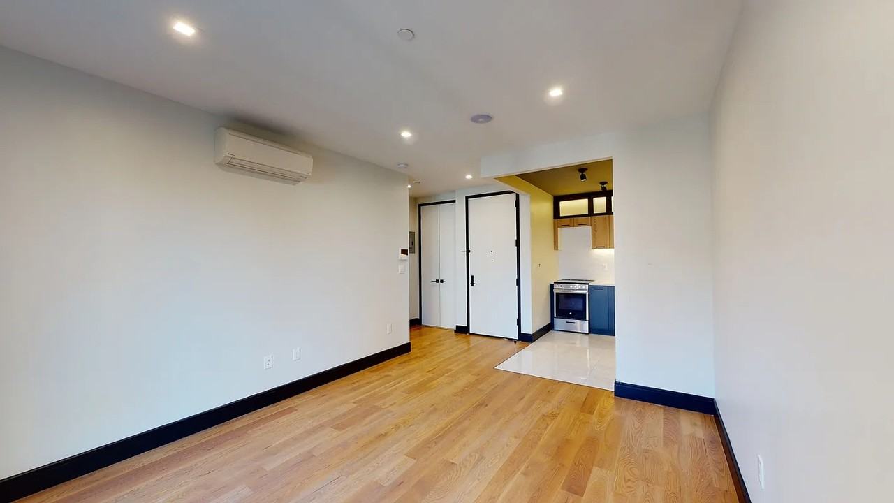 125 Clifton Pl #2B - Photo 4 of 12