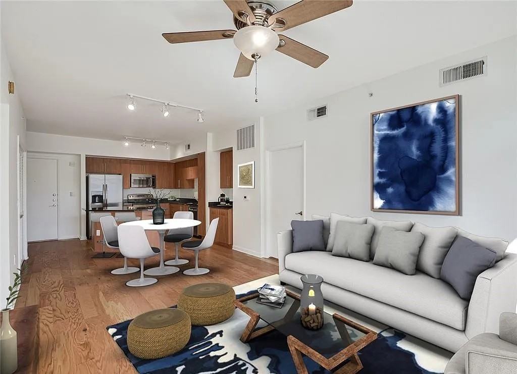 54 Rainey St - Photo 7 of 10