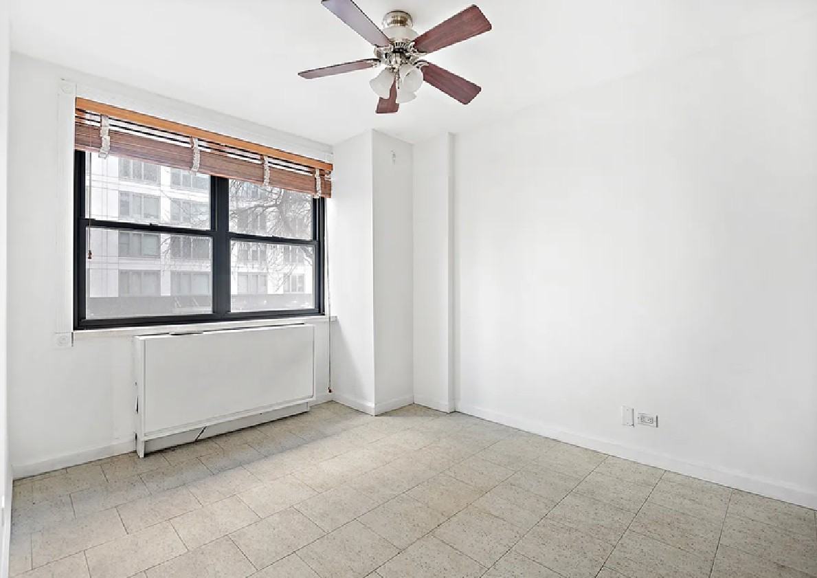 200 E 24th St #203 - Photo 2 of 8