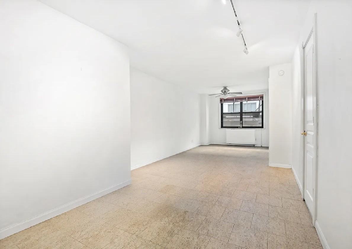 200 E 24th St #203 - Photo 5 of 8