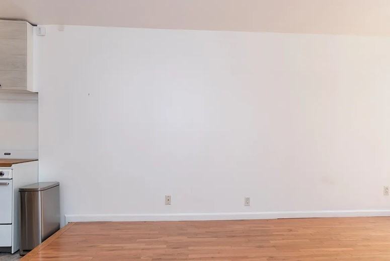 215 E 24th St #314 - Photo 3 of 9