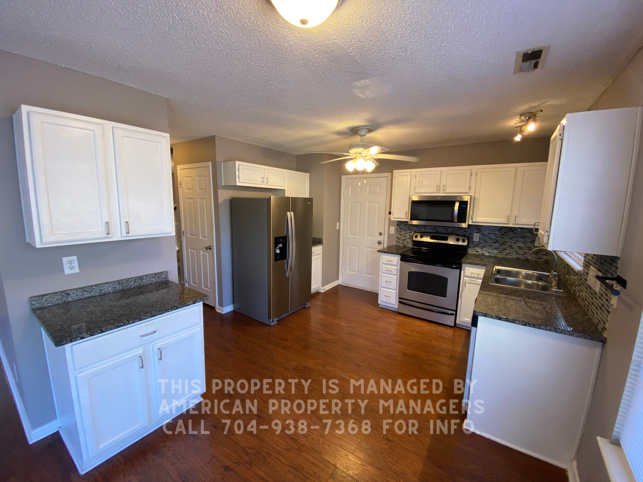 1271 Midlake Rd - Photo 3 of 16