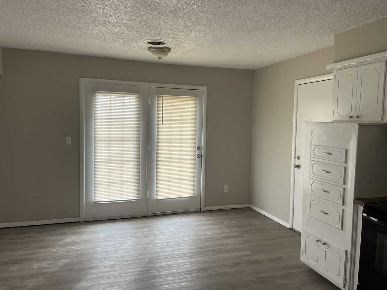 1436 Ne 34th St - Photo 5 of 16