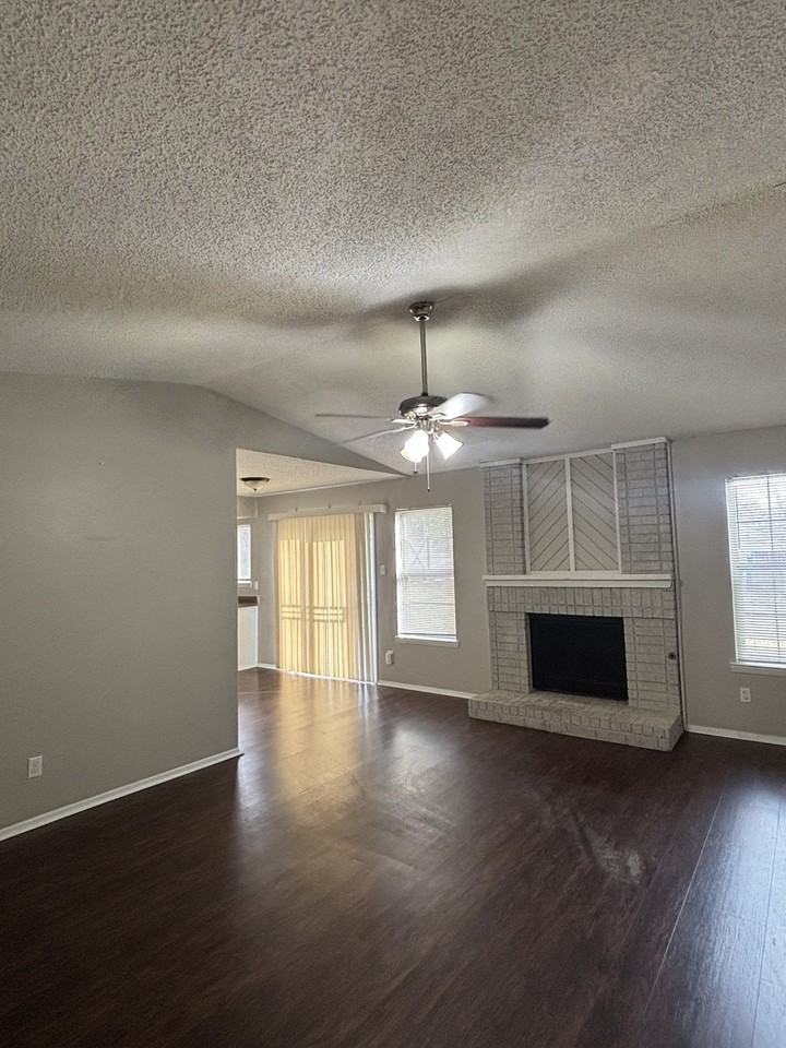 1311 S Cleveland St - Photo 3 of 15