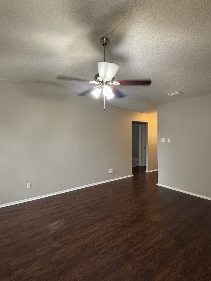 1311 S Cleveland St - Photo 5 of 15