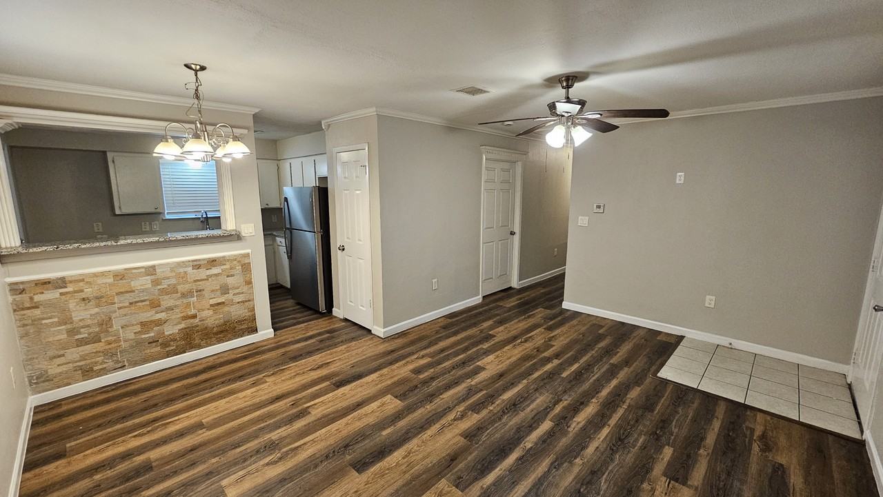 11046 Spottswood Dr - Photo 6 of 17