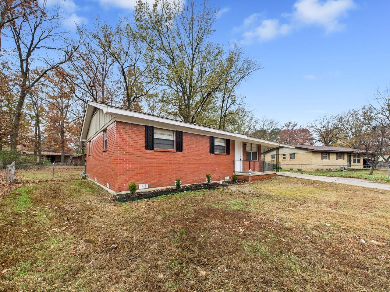 7115 Eddy Ln - Photo 2 of 20