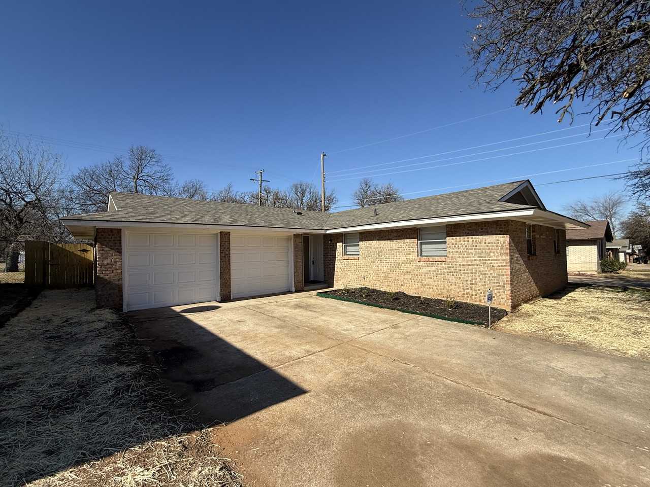 1425 Marydale Ave - Photo 2 of 18