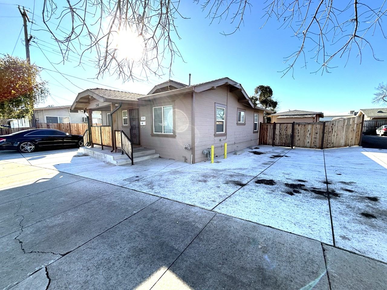 2347 Holly Dr - Photo 3 of 15