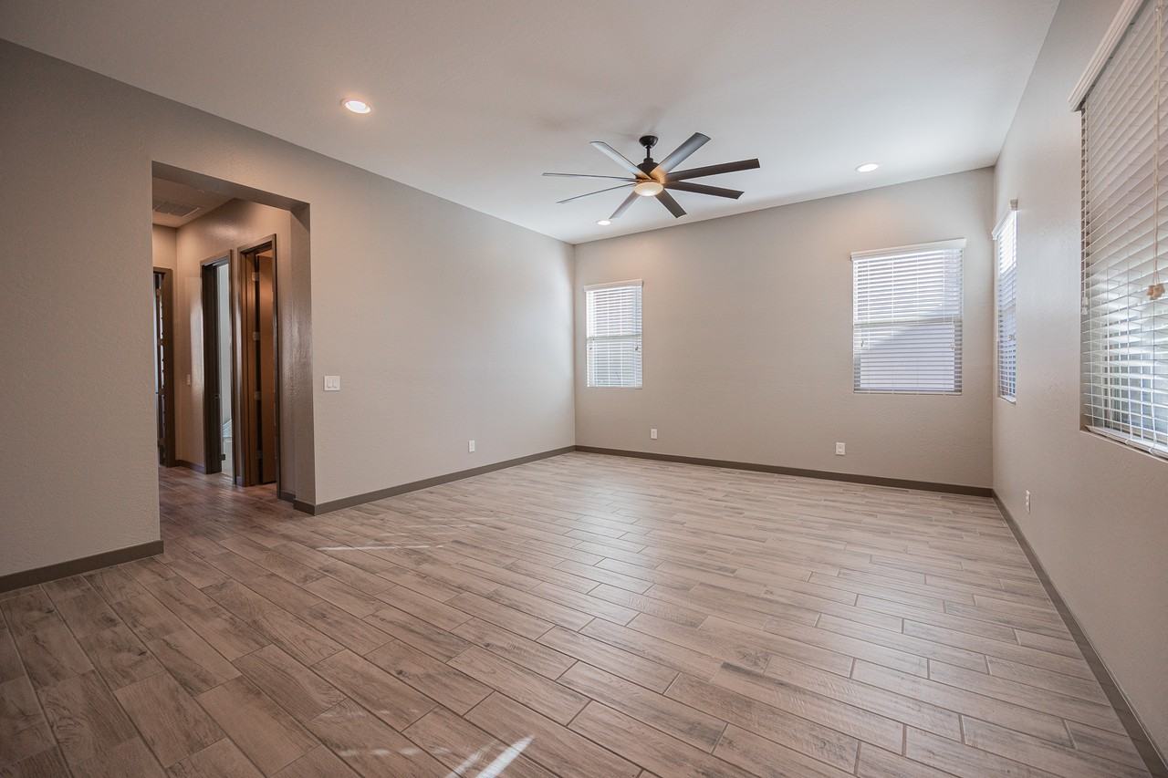 4520 E Bethena St - Photo 4 of 40