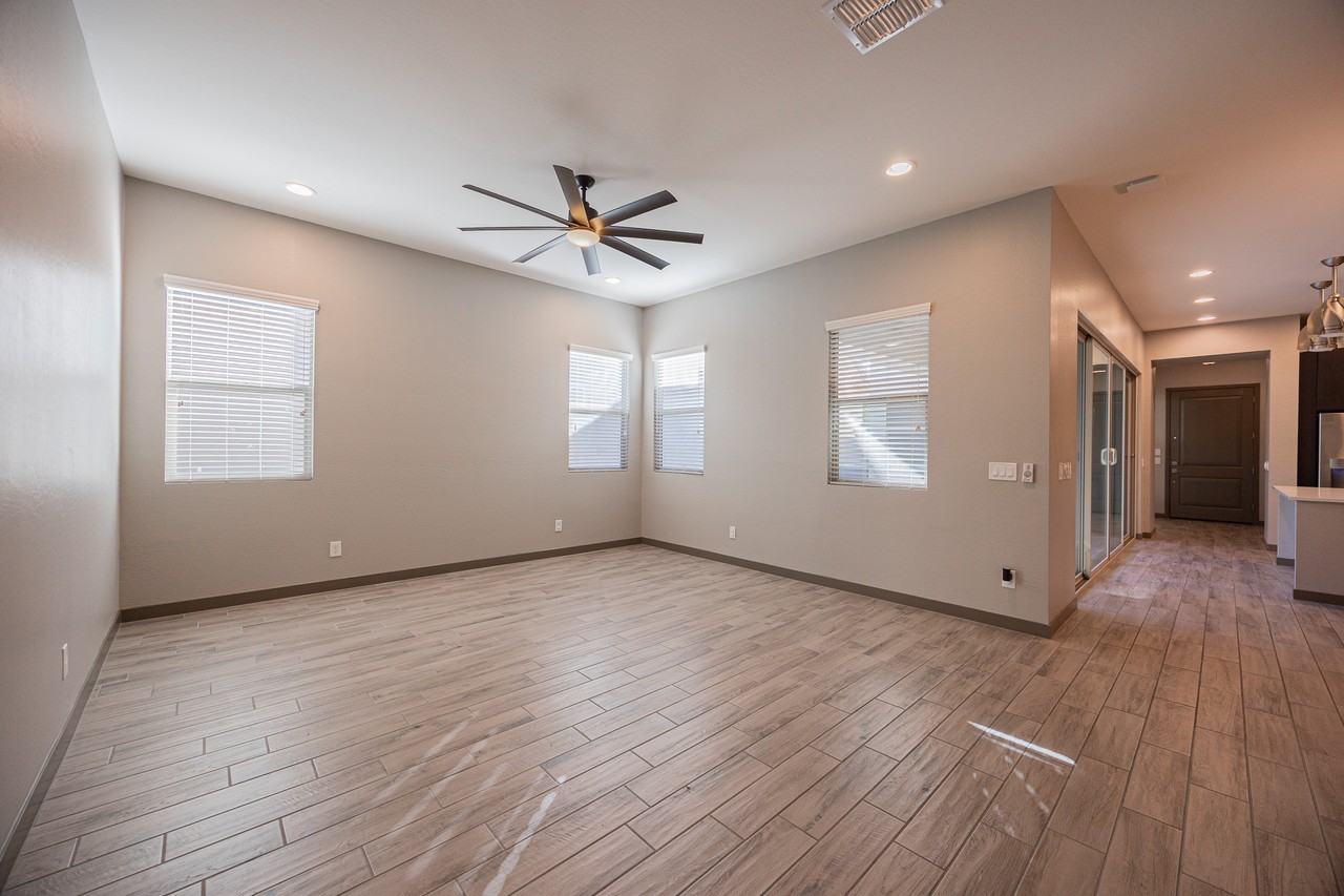 4520 E Bethena St - Photo 5 of 40