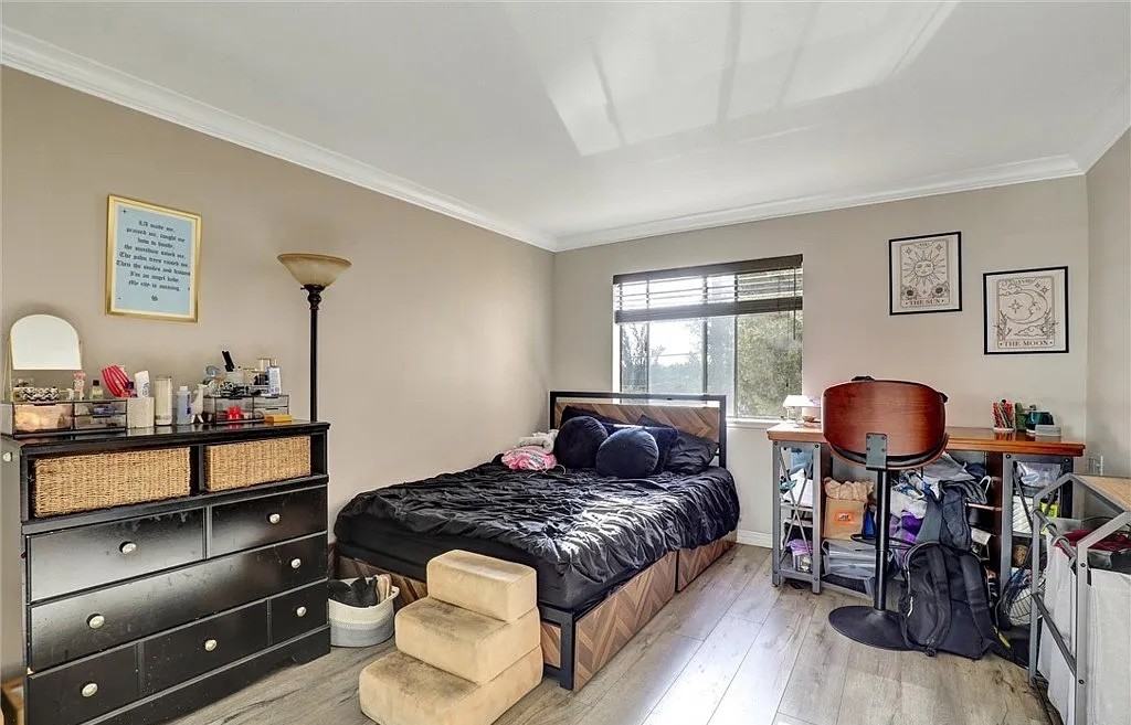 1118 Valencia St - Photo 3 of 5