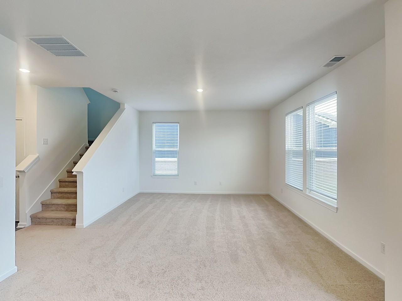 8662 Hollander Dr - Photo 3 of 18