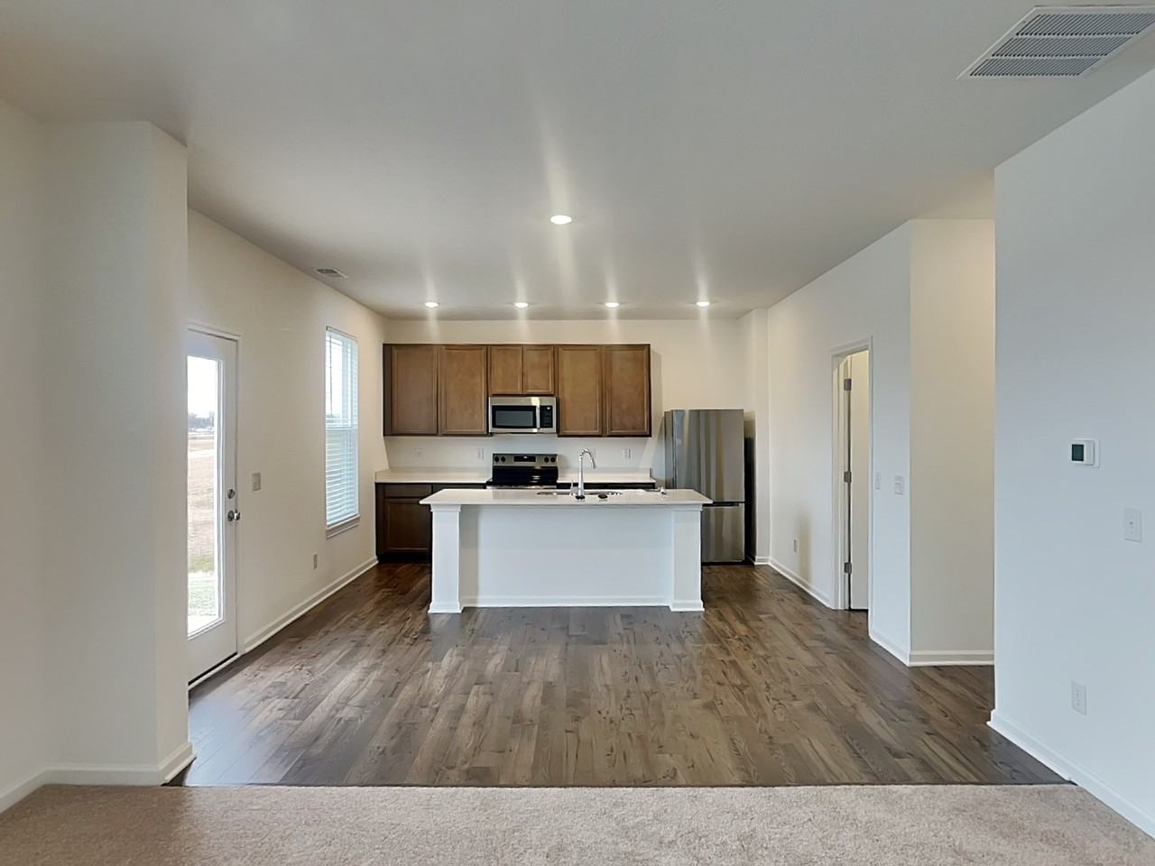 8662 Hollander Dr - Photo 4 of 18