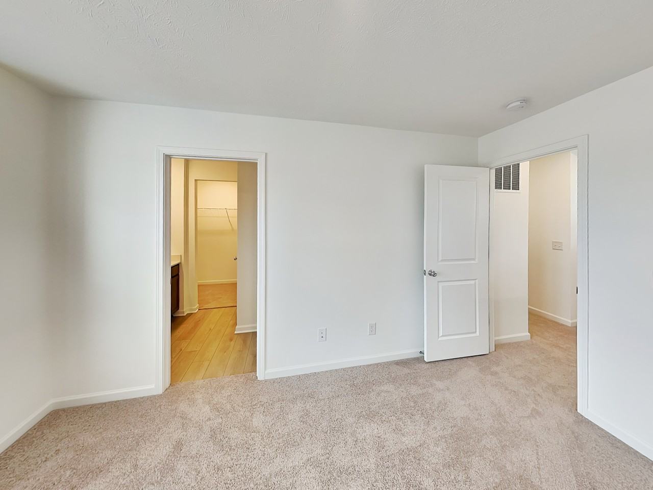 8662 Hollander Dr - Photo 6 of 18