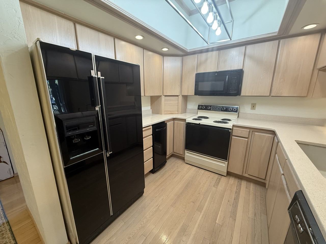 270 Bridge St - Photo 2 of 27