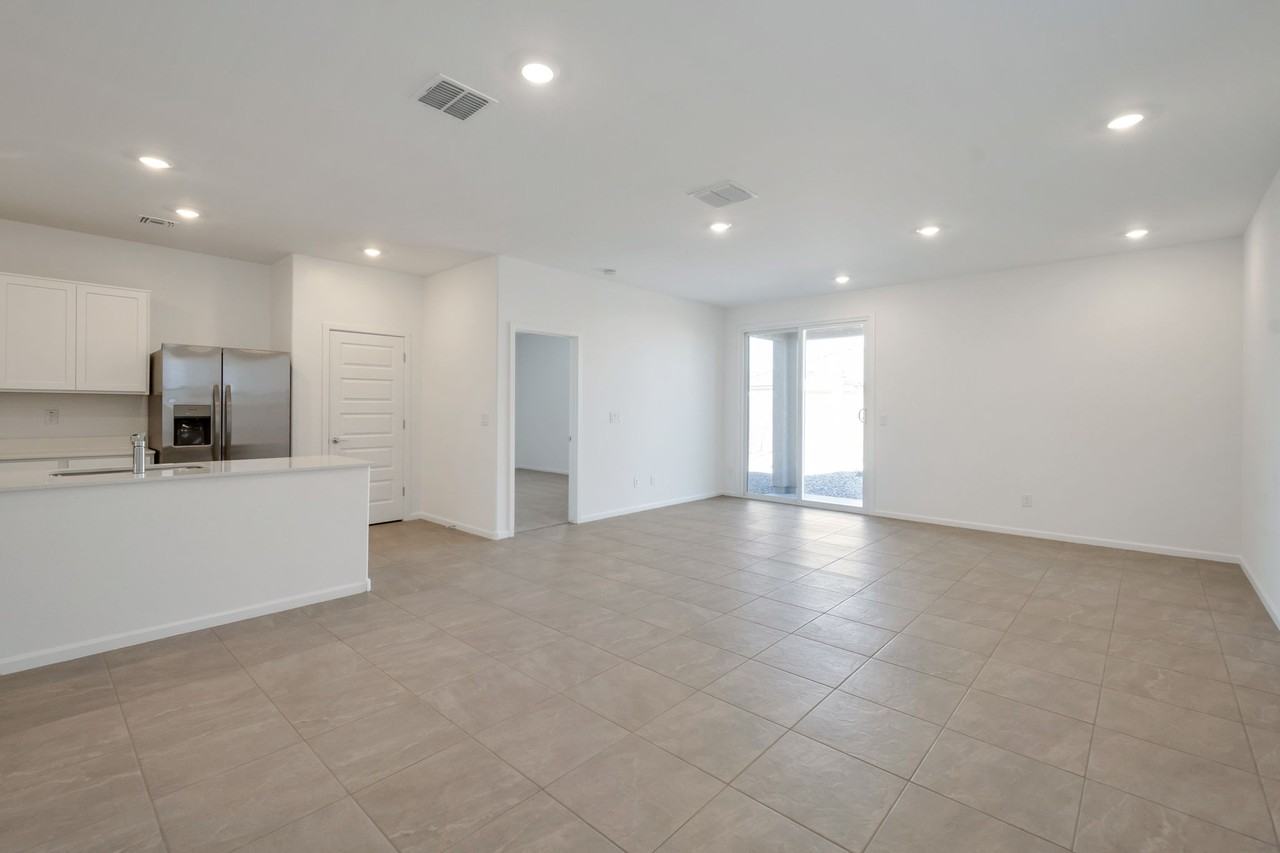 4588 E Amethyst Ln - Photo 2 of 20