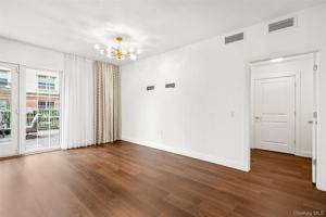 featured image of 10 Byron Pl