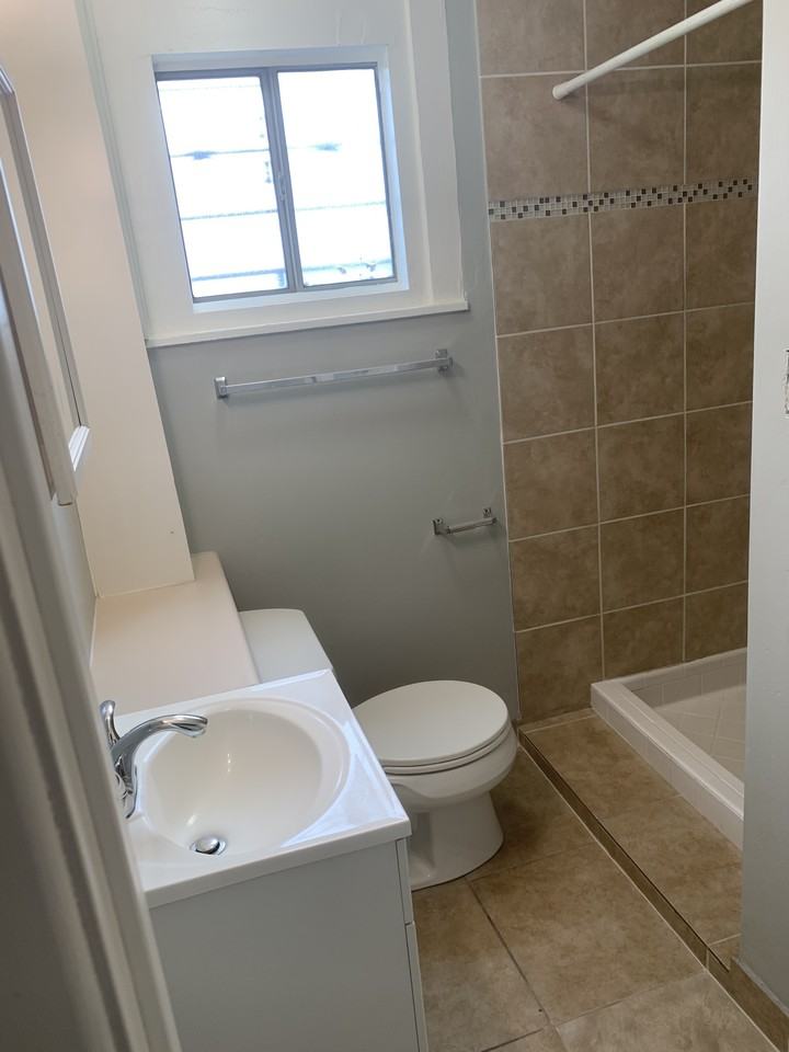 306 Vassar Dr Se - Photo 6 of 25