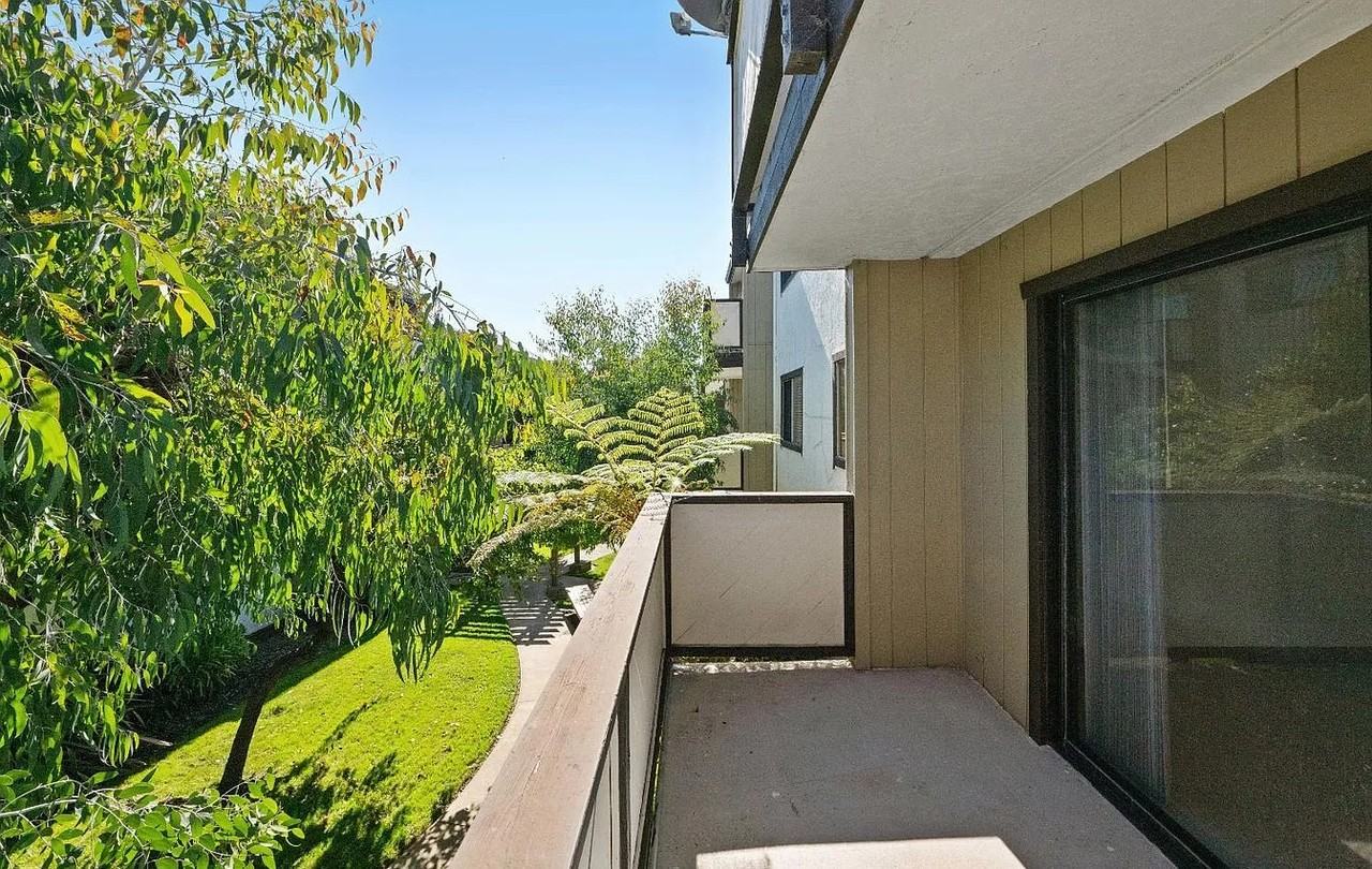 250 Willow Ave #421 - Photo 7 of 20