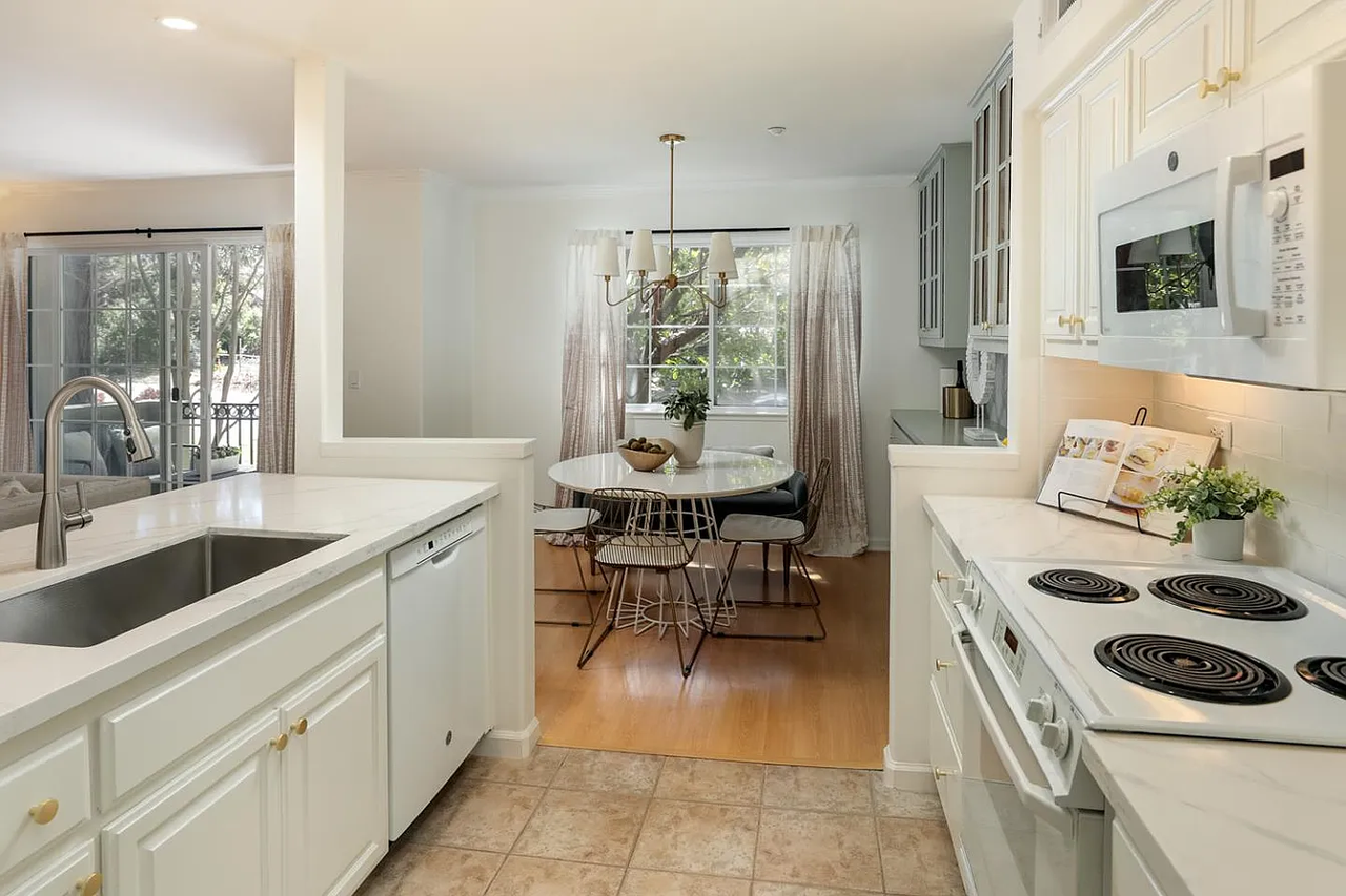 20 Willow Rd #14 - Photo 4 of 6