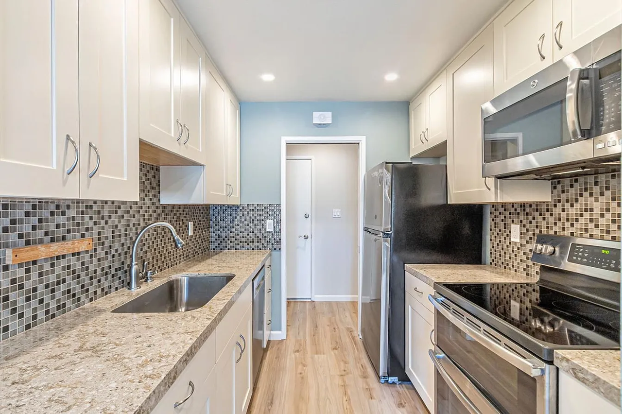 121 Buckingham Dr #12 - Photo 5 of 8