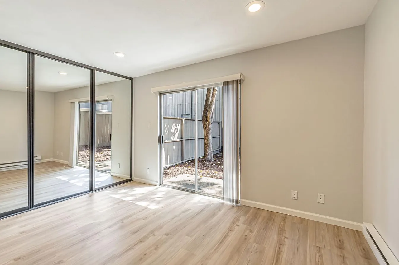 121 Buckingham Dr #12 - Photo 7 of 8