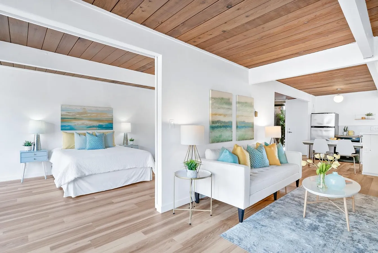 131 Greenmeadow Way - Photo 2 of 8