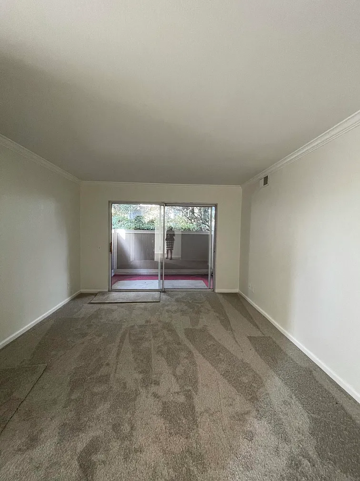 401 Camino Del Remedio #C - Photo 4 of 9