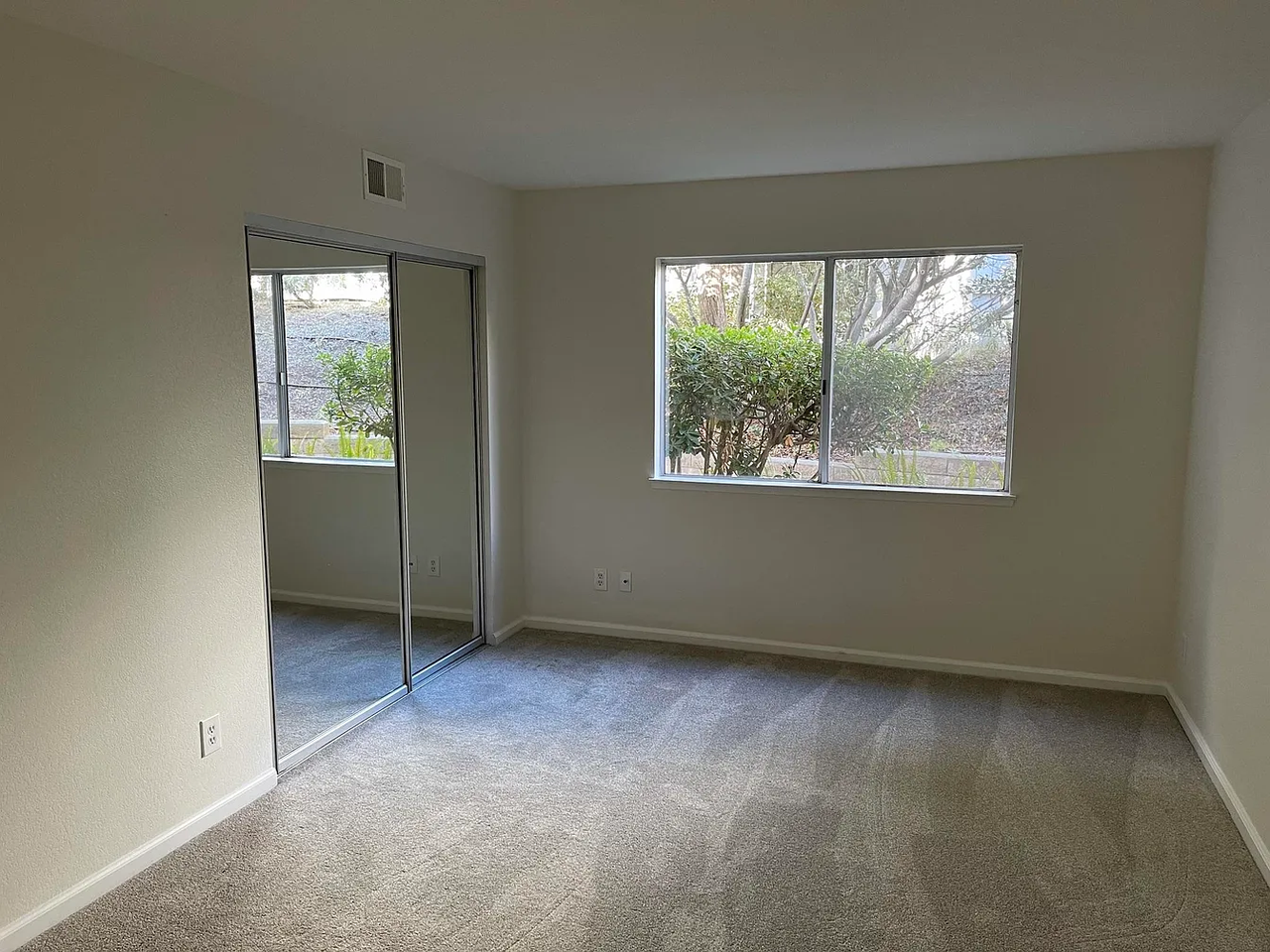 401 Camino Del Remedio #C - Photo 5 of 9