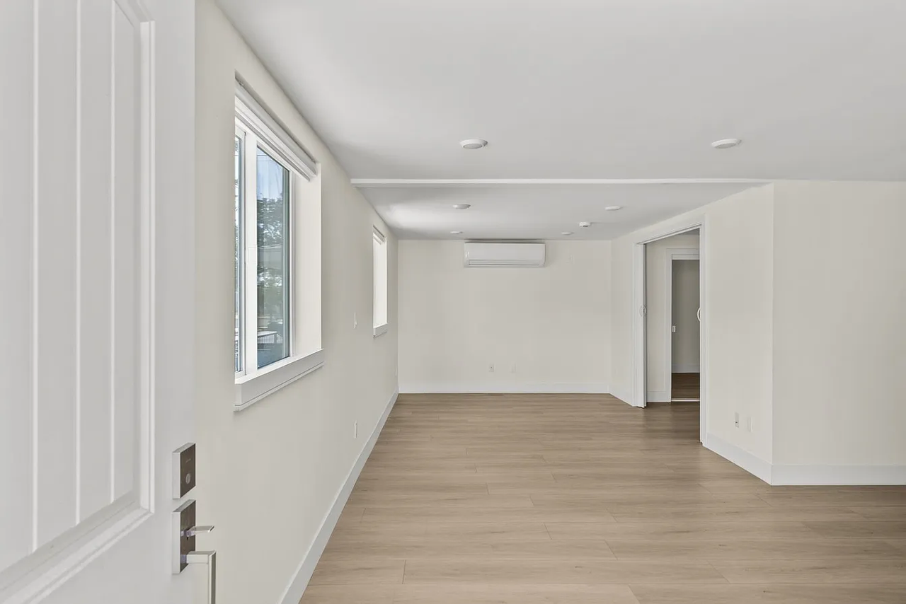 411 S Kenneth Rd #101 - Photo 4 of 10