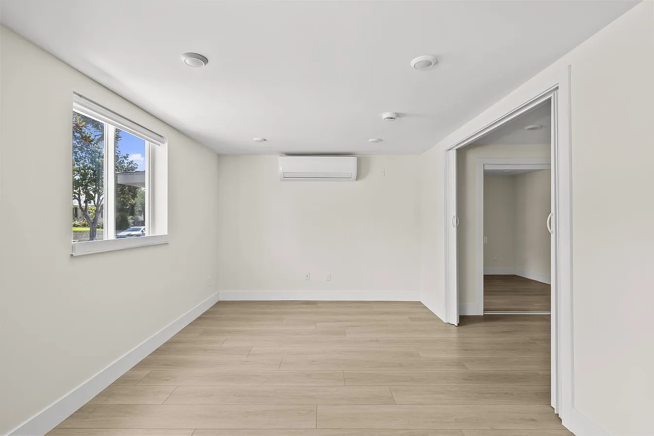 411 S Kenneth Rd #101 - Photo 5 of 10