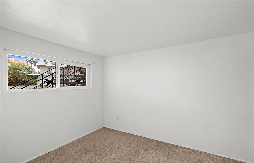 419 Monterey Ln #1 - Photo 4 of 10