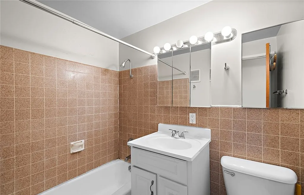 419 Monterey Ln #1 - Photo 7 of 10