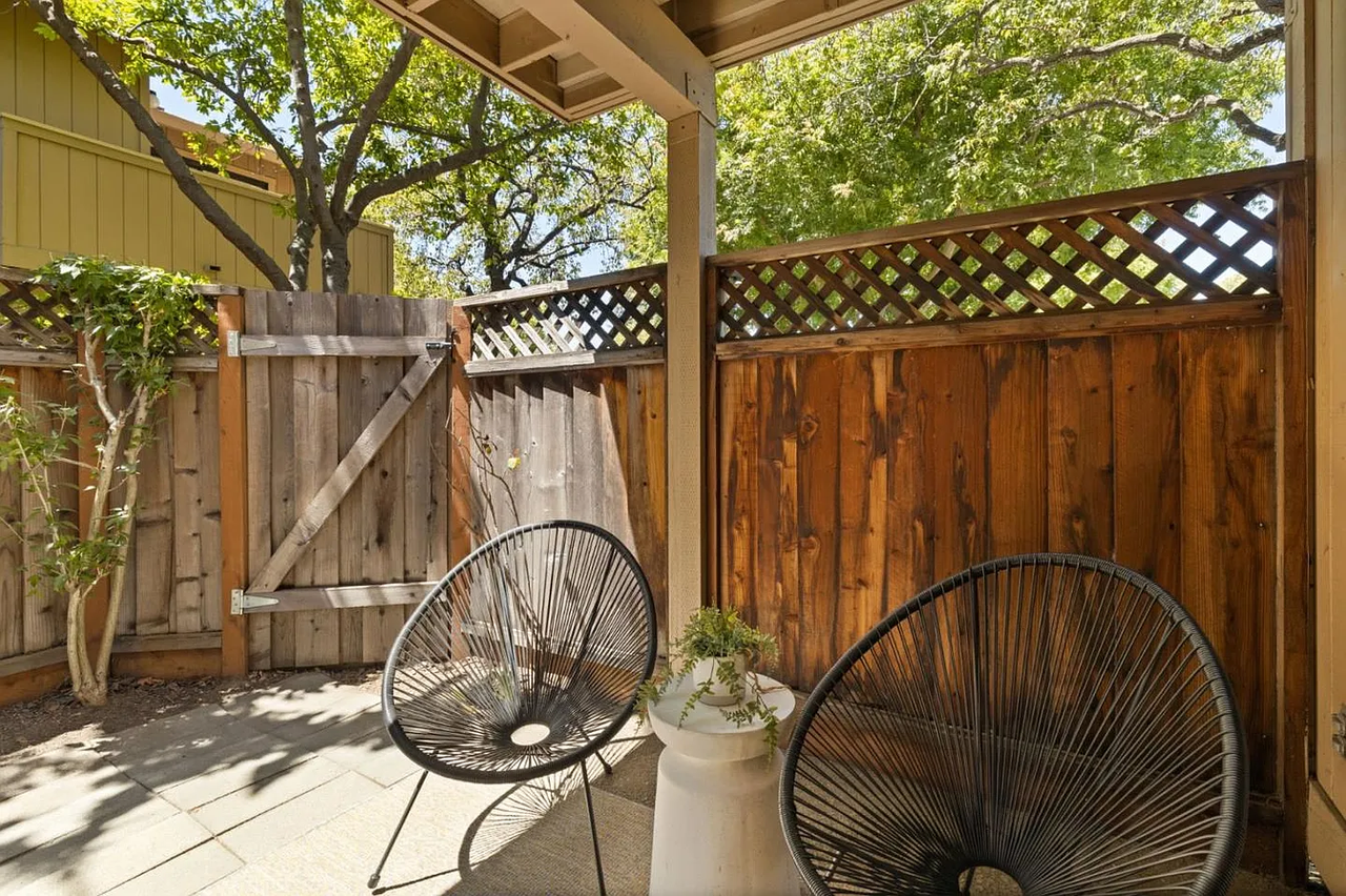 538 Ironwood Ter #4 - Photo 2 of 10