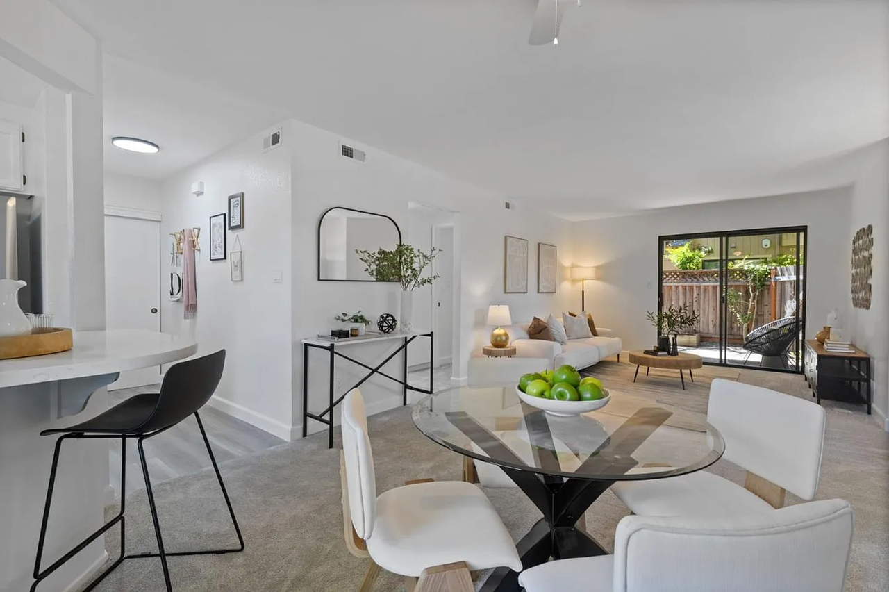 538 Ironwood Ter #4 - Photo 3 of 10