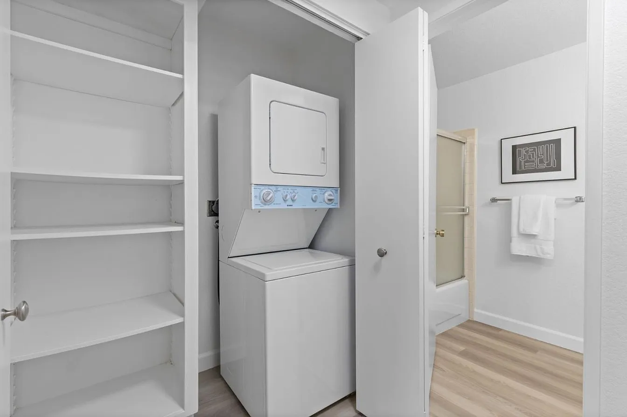 538 Ironwood Ter #4 - Photo 4 of 10