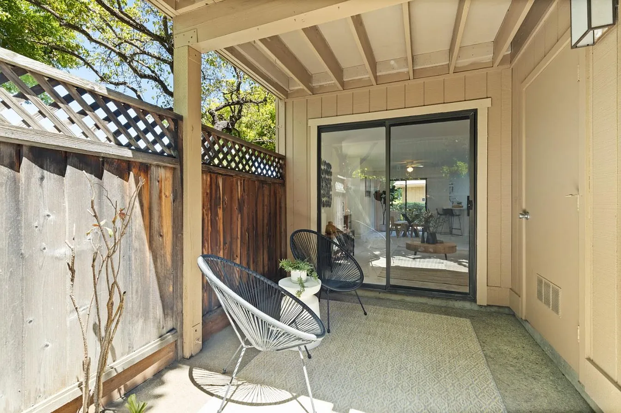 538 Ironwood Ter #4 - Photo 6 of 10