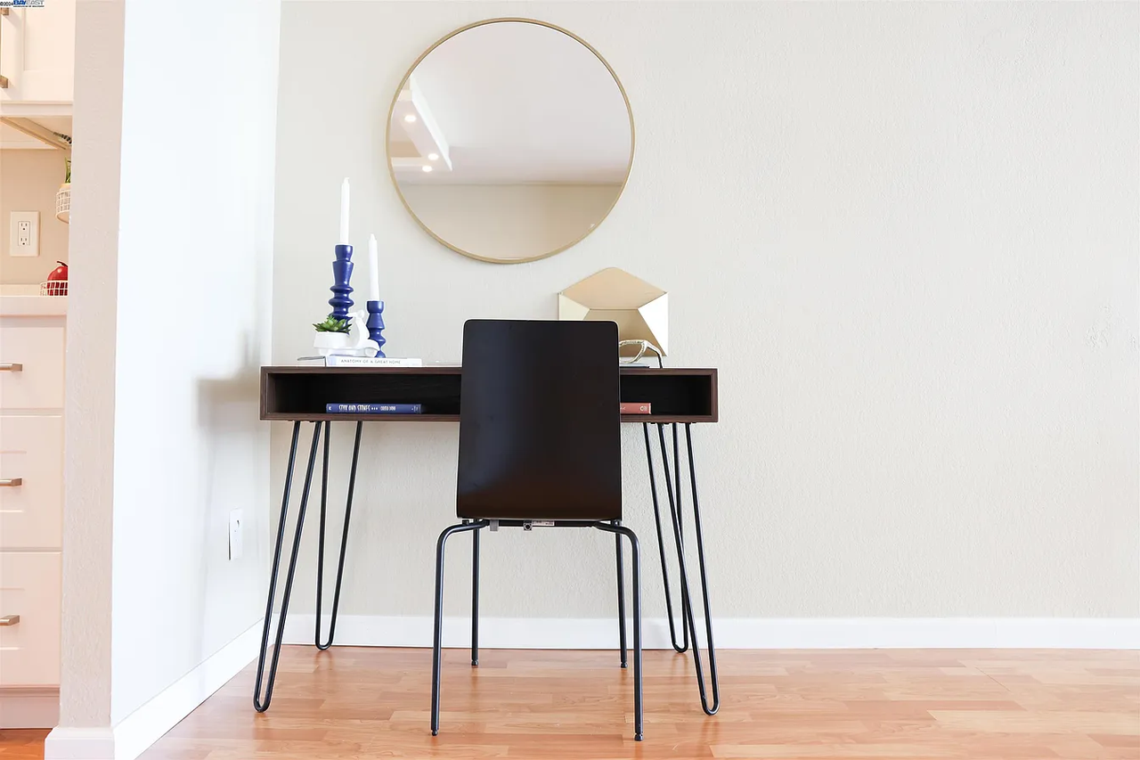 555 Pierce St #322 - Photo 3 of 7