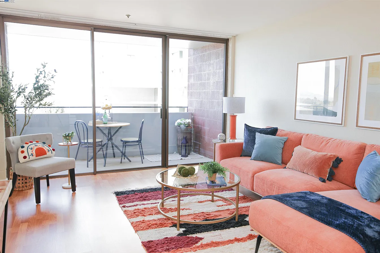 555 Pierce St #322 - Photo 5 of 7