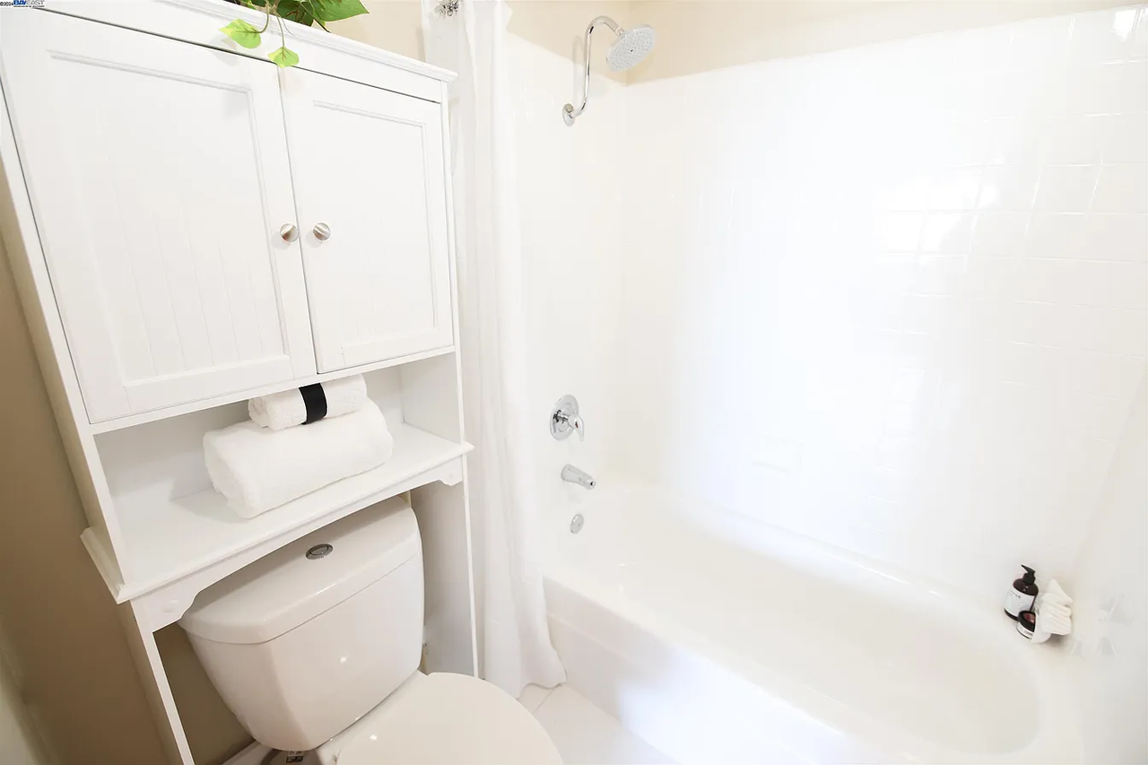 555 Pierce St #322 - Photo 6 of 7