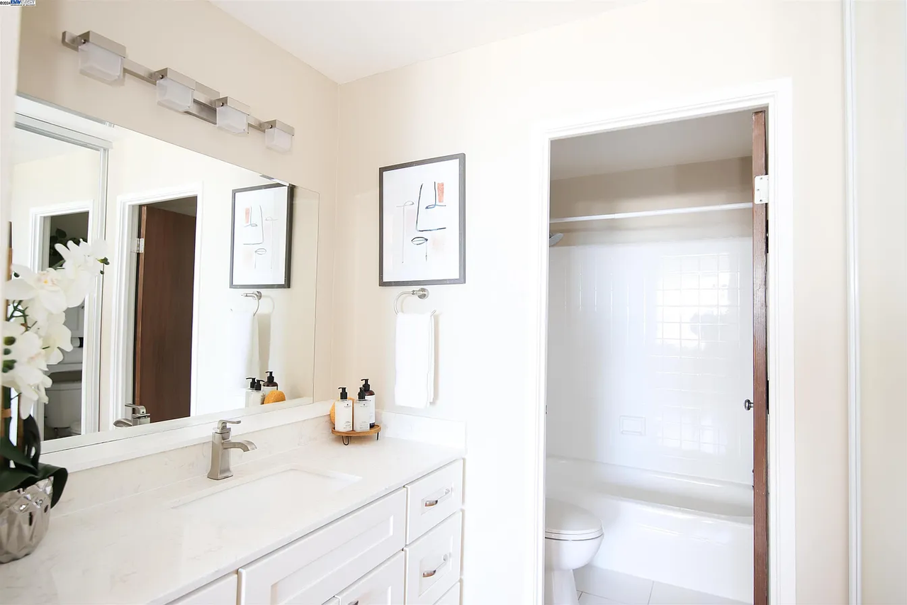 555 Pierce St #322 - Photo 7 of 7