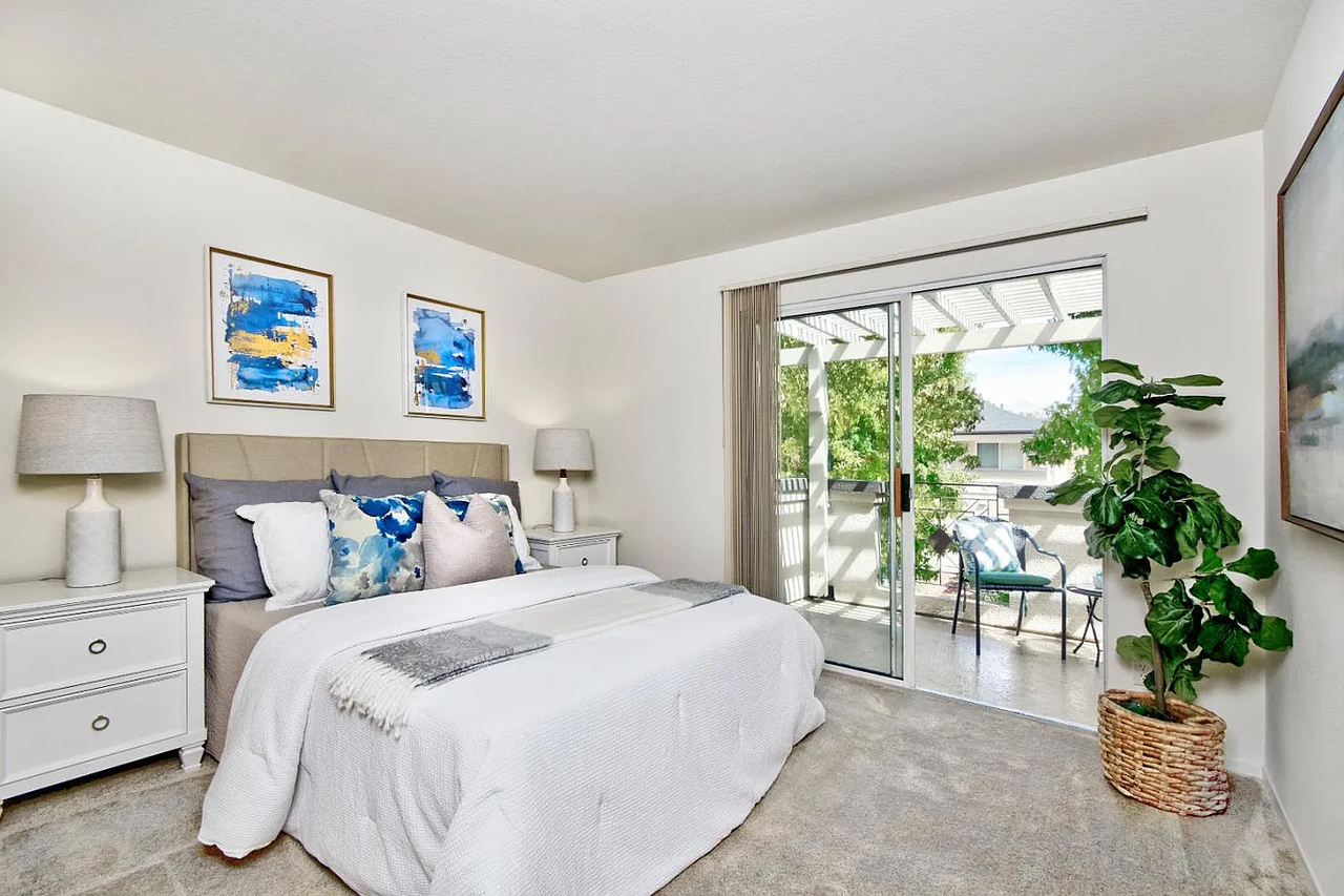 730 Applause Pl - Photo 5 of 8