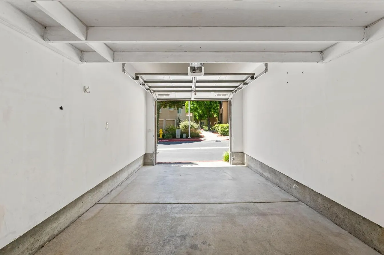 730 Applause Pl - Photo 6 of 8