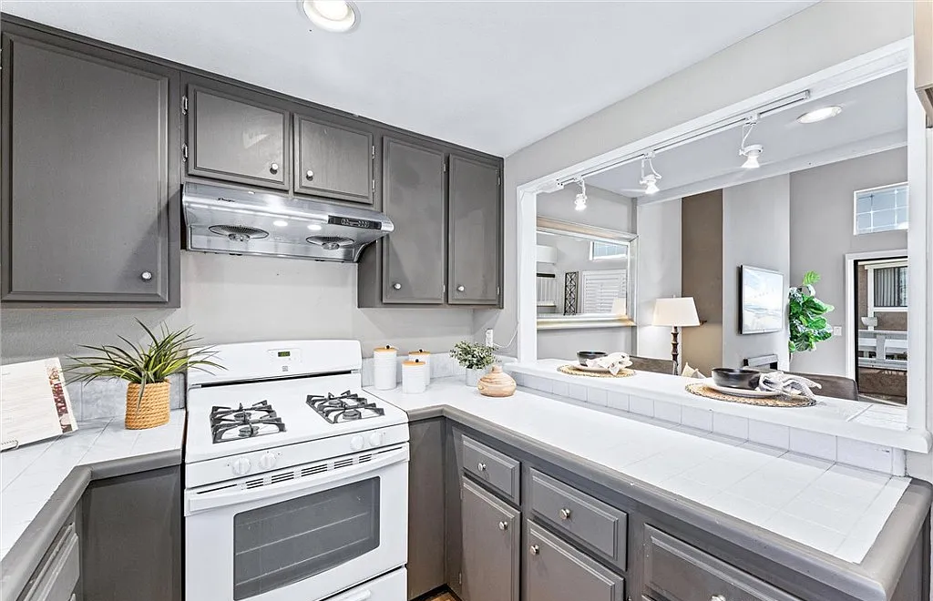 917 W Imperial Hwy #57 - Photo 5 of 15