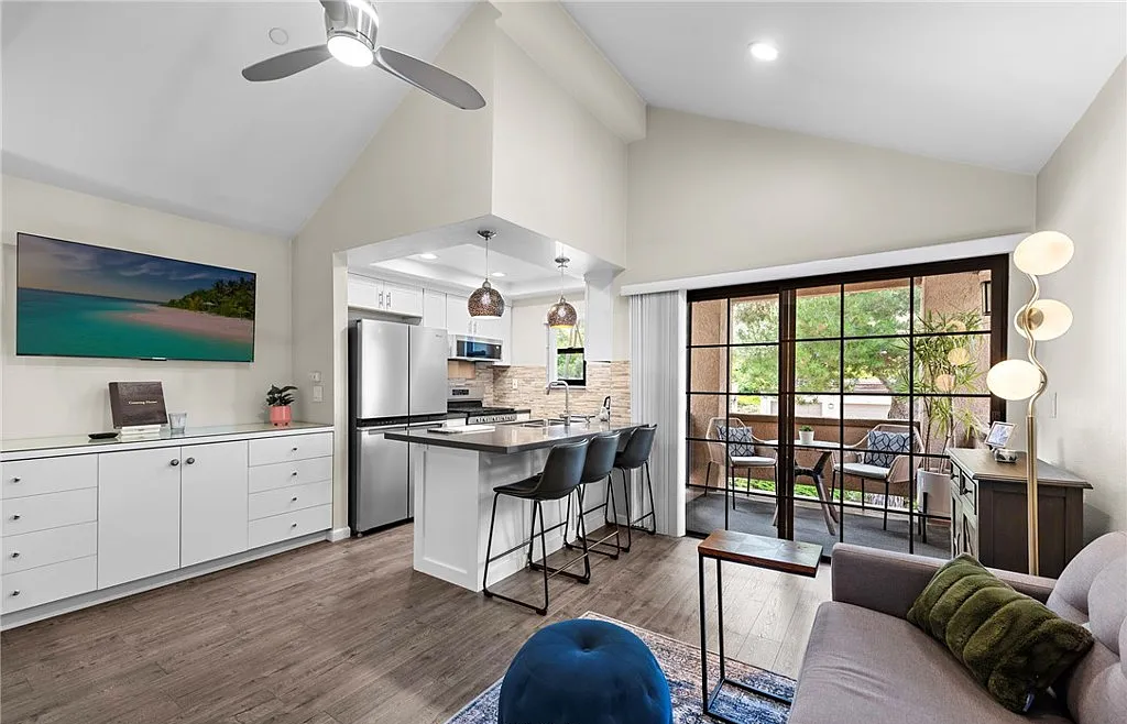 1046 Calle Del Cerro #401 - Photo 4 of 7