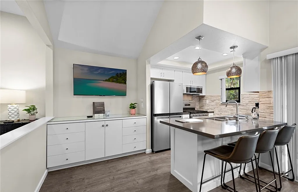 1046 Calle Del Cerro #401 - Photo 5 of 7